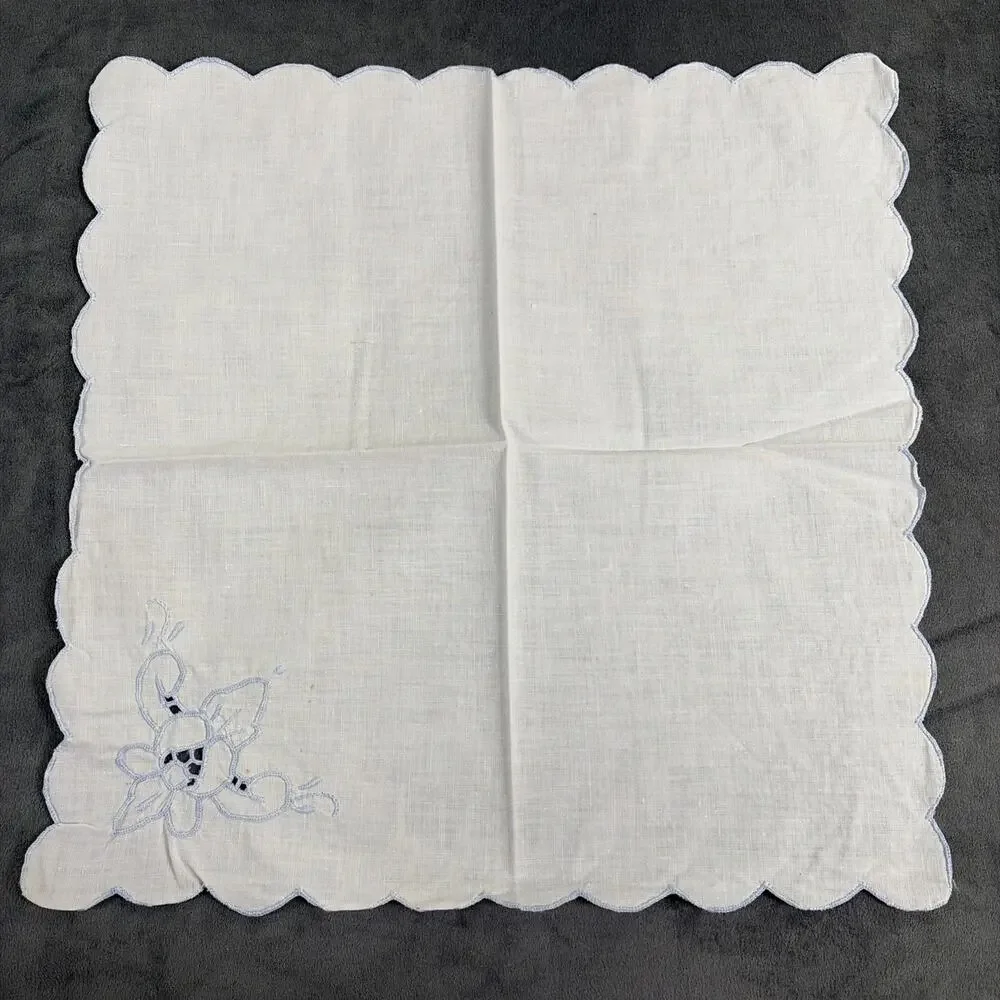Vintage Cloth Napkins White/Blue Floral Corner Embroidery Scalloped Edge (8)